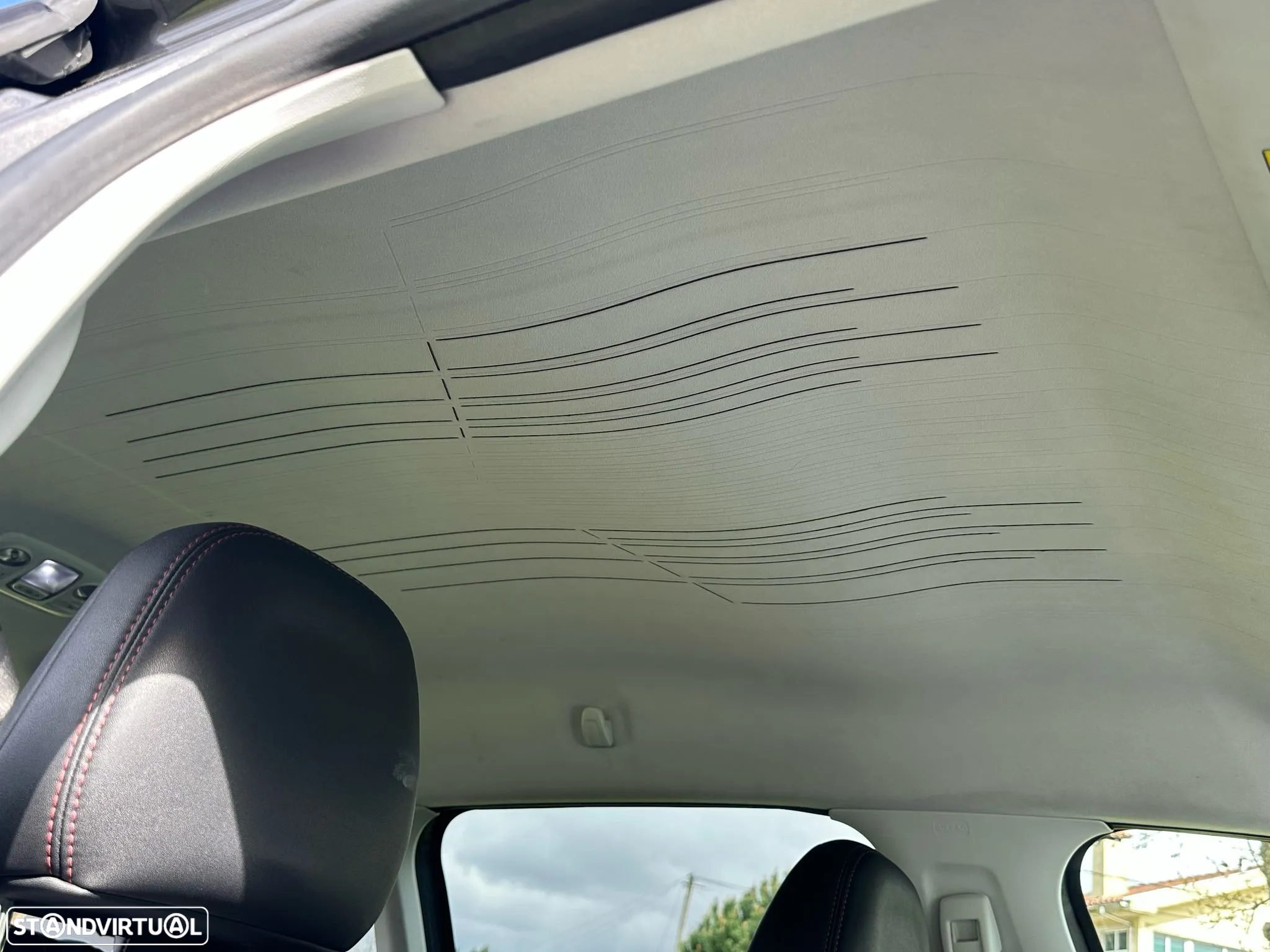 Peugeot 2008 1.6 BlueHDi GT Line - 24