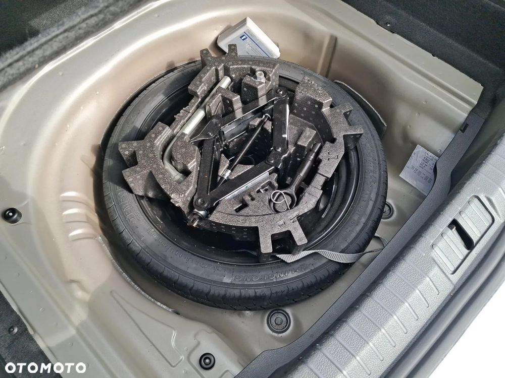 Volkswagen Passat 2.0 TDI EVO Business DSG - 25