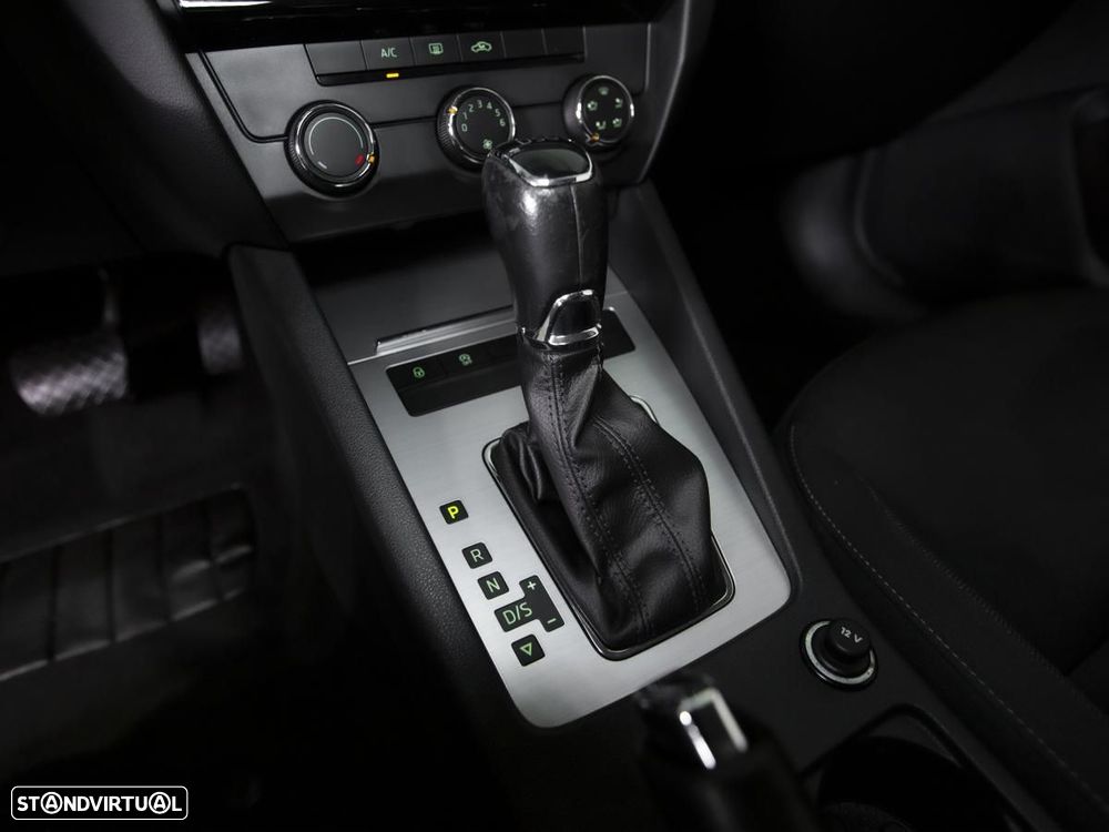 Skoda Octavia Break 2.0 TDI Ambition DSG - 27