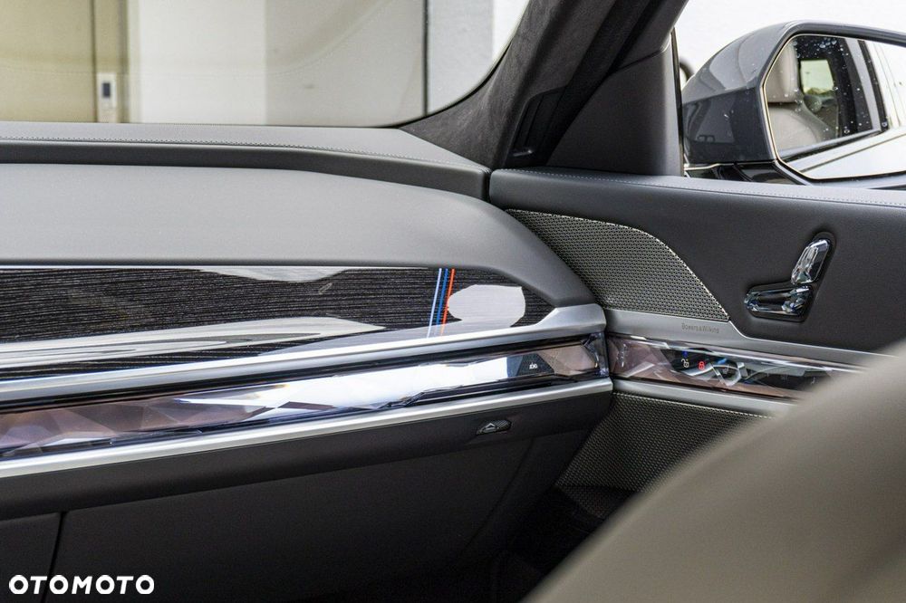 BMW Seria 7 - 24