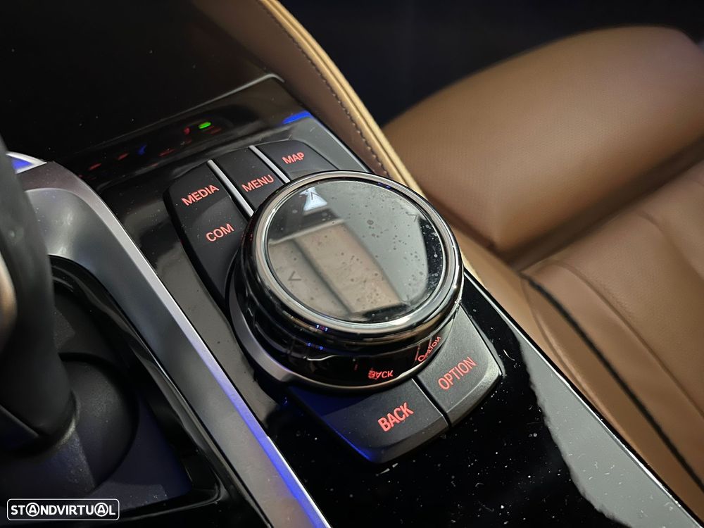 BMW 530 d Pack M Auto - 16