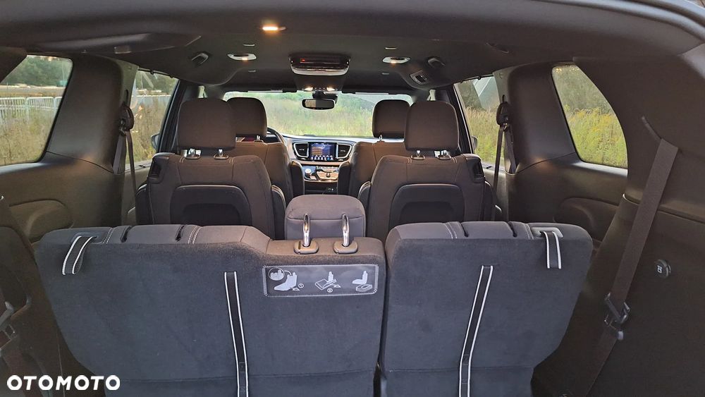 Chrysler Pacifica - 21