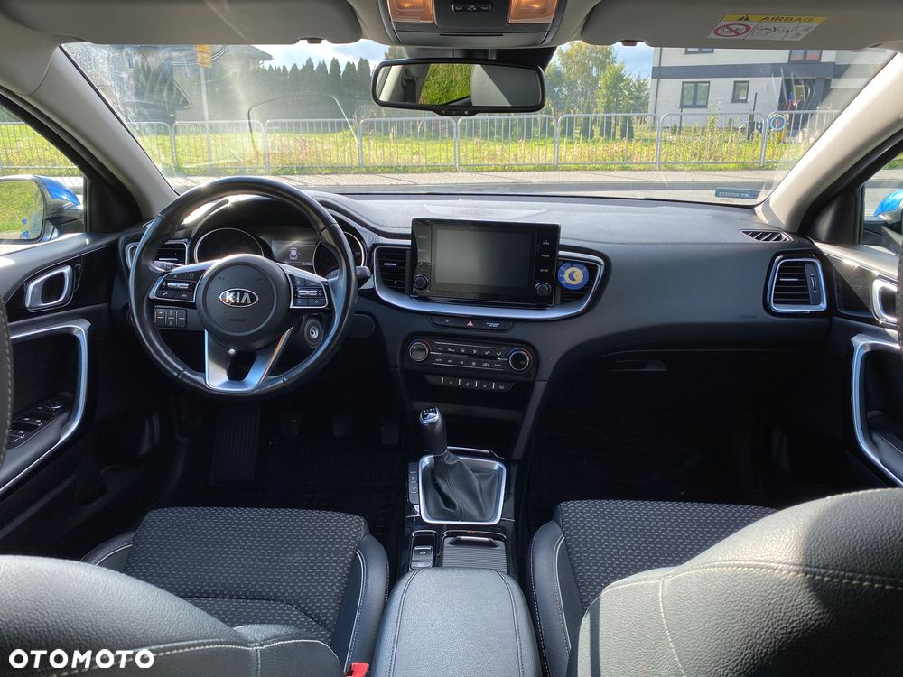 Kia Ceed - 16