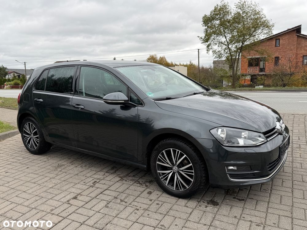 Volkswagen Golf - 1