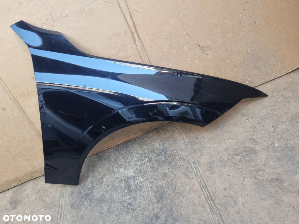 VOLVO XC60 II BŁOTNIK PRAWY PRZÓD - 1