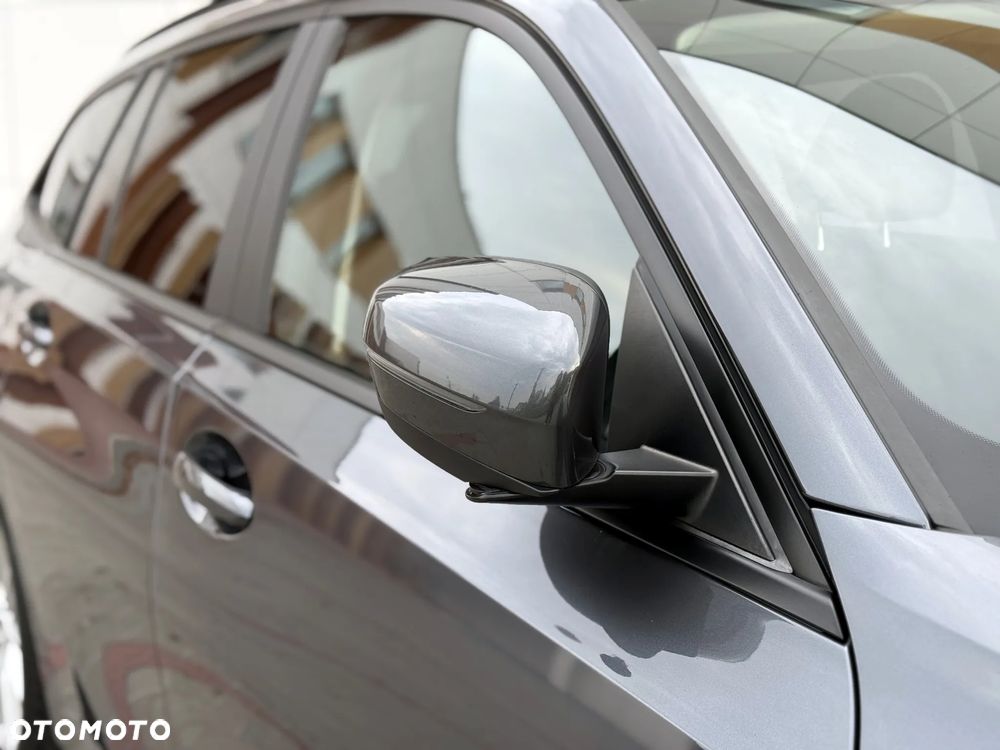 BMW Seria 3 318d Touring Advantage - 9