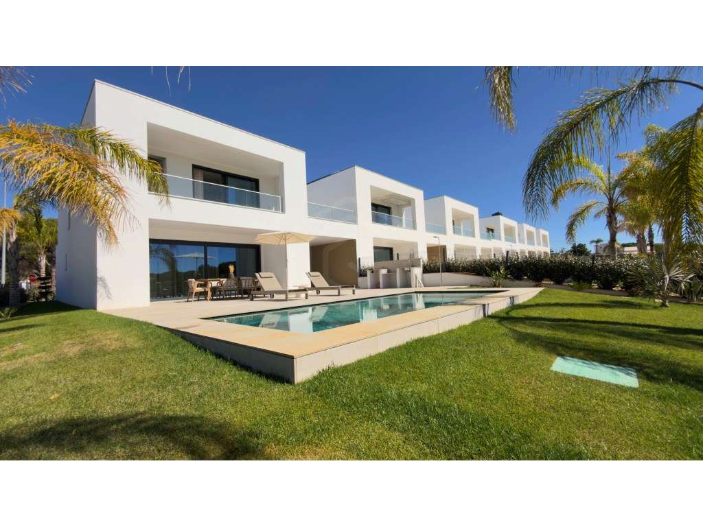 Moradia T3 de Design Moderno e Funcional em Empreendimento de Luxo ... - Grande imagem: 2/102