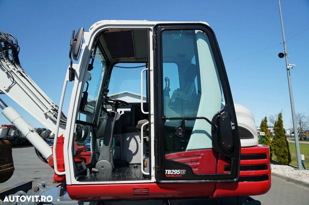 Takeuchi TB 295 W / EXCAVATOR PE ROȚI / 2016 / - 26