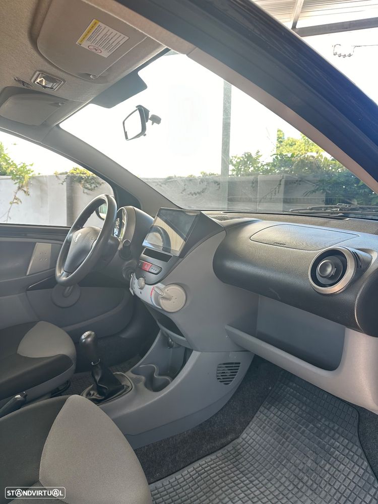 Peugeot 107 1.0 Trendy - 14