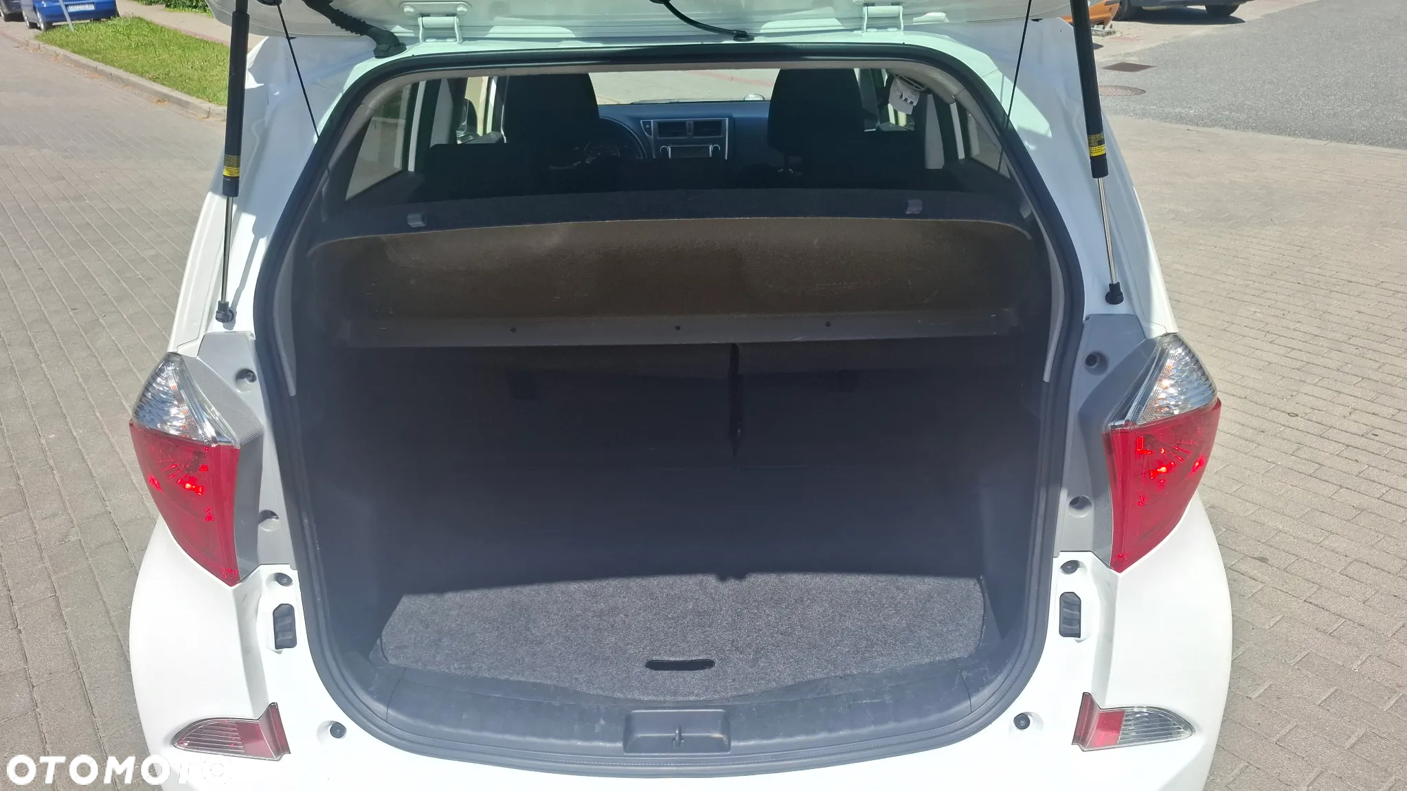 Toyota Verso S 1.33 Premium - 13