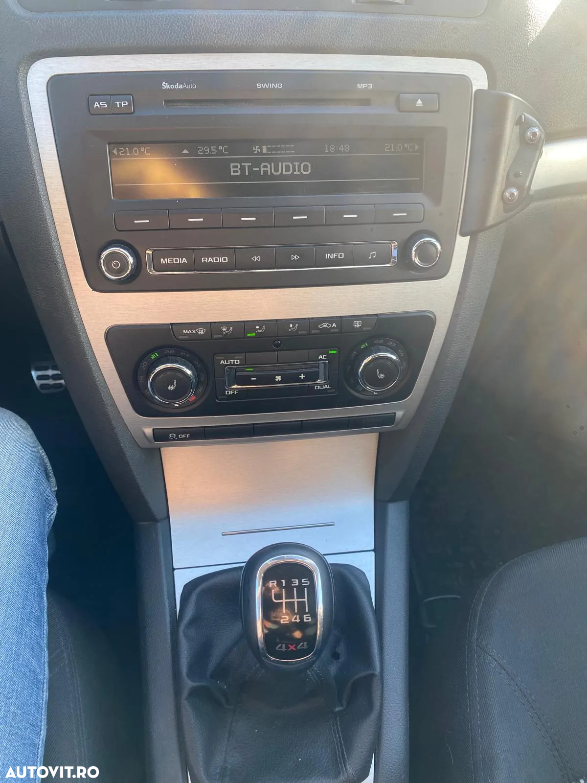 Skoda Octavia Combi 2.0 TDI DPF Ambient 4x4 - 9