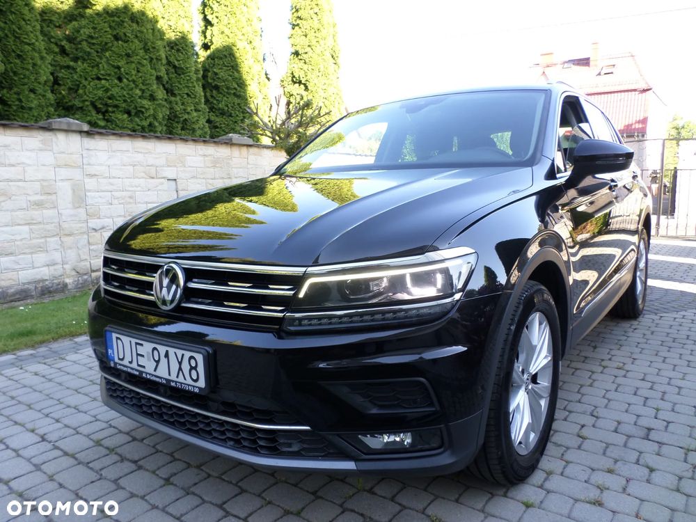 Volkswagen Tiguan - 1