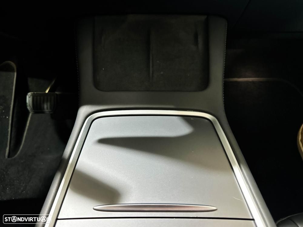 Tesla Model Y Long Range Dual Motor AWD - 38