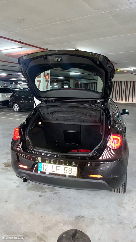 Alfa Romeo Giulietta 1.6 JTDM Veloce - 30