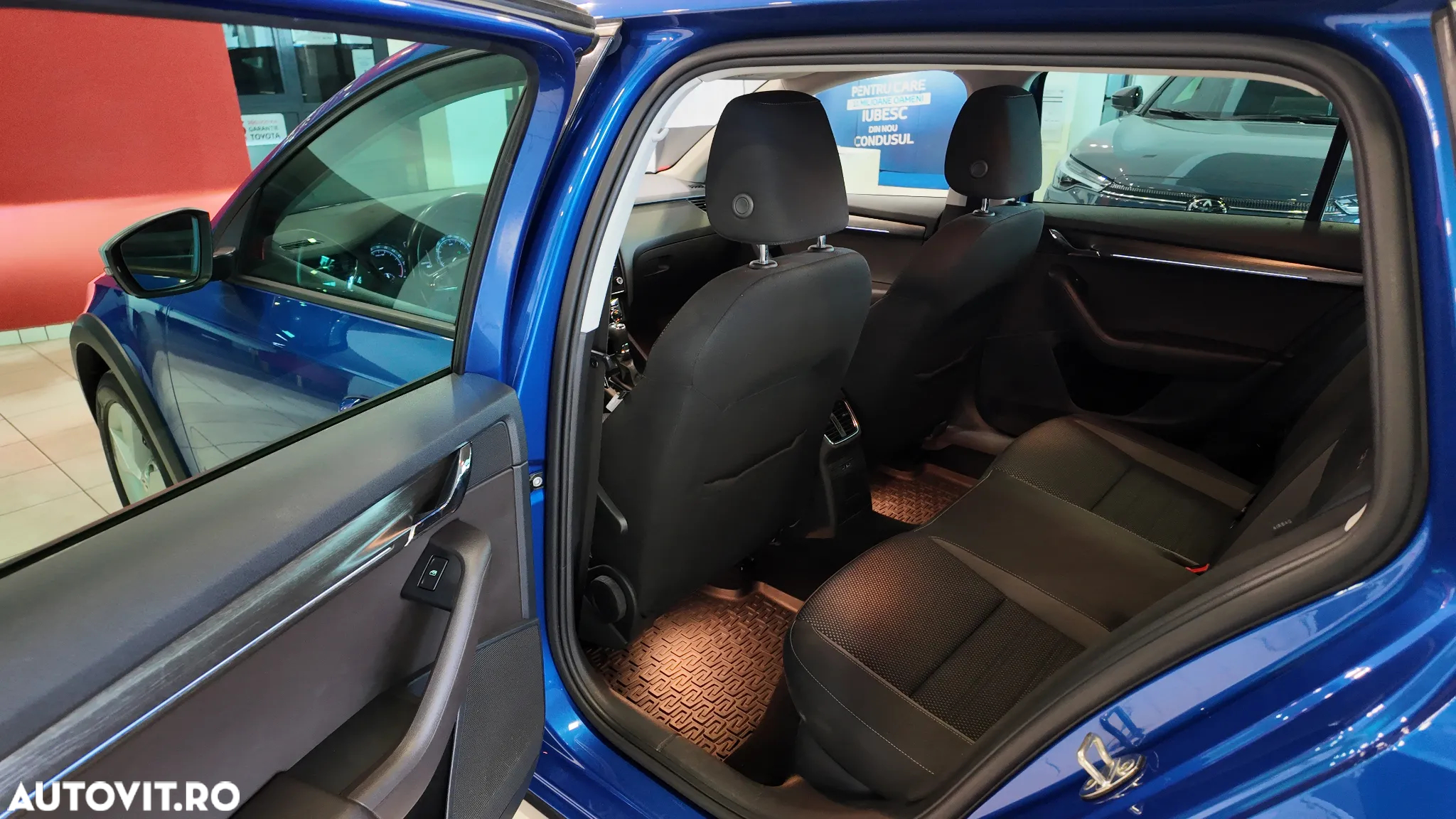 Skoda Octavia Combi Diesel 2.0 TDI 4X4 DSG Scout - 32
