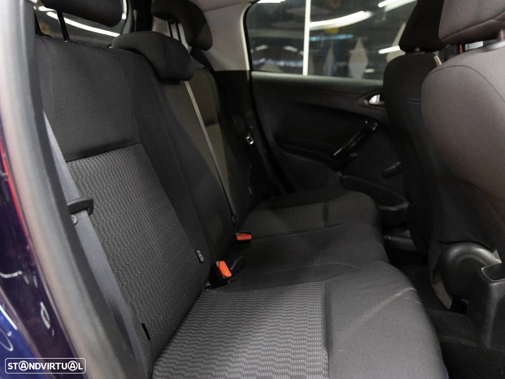 Peugeot 208 1.6 BlueHDi Style - 20