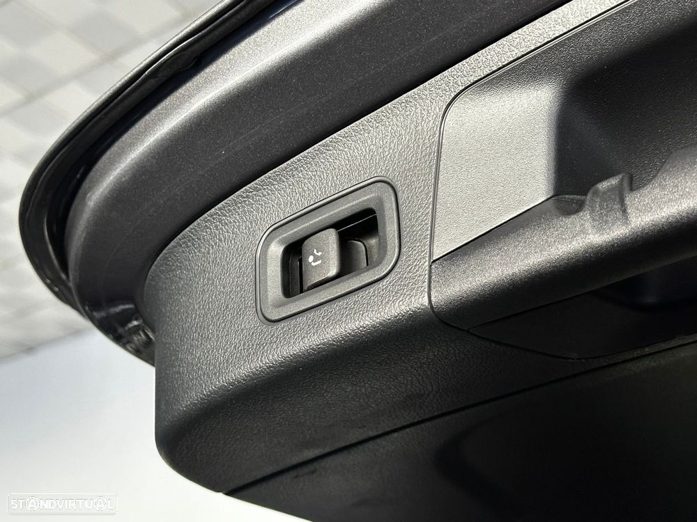 Mercedes-Benz GLA 250 e 8G-DCT AMG Line - 9