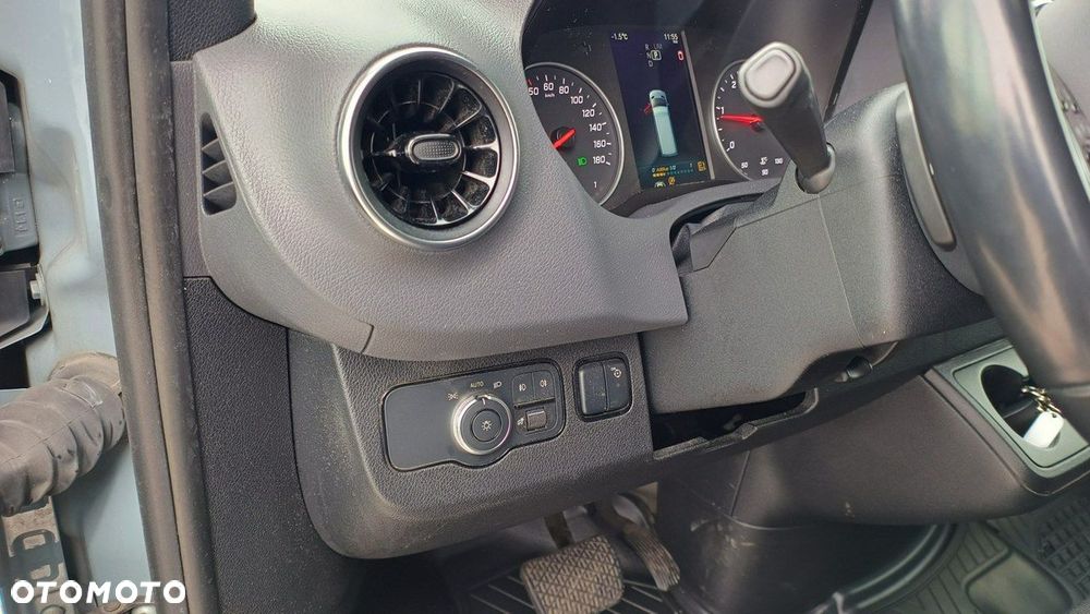 Mercedes Benz Sprinter 519 - 11