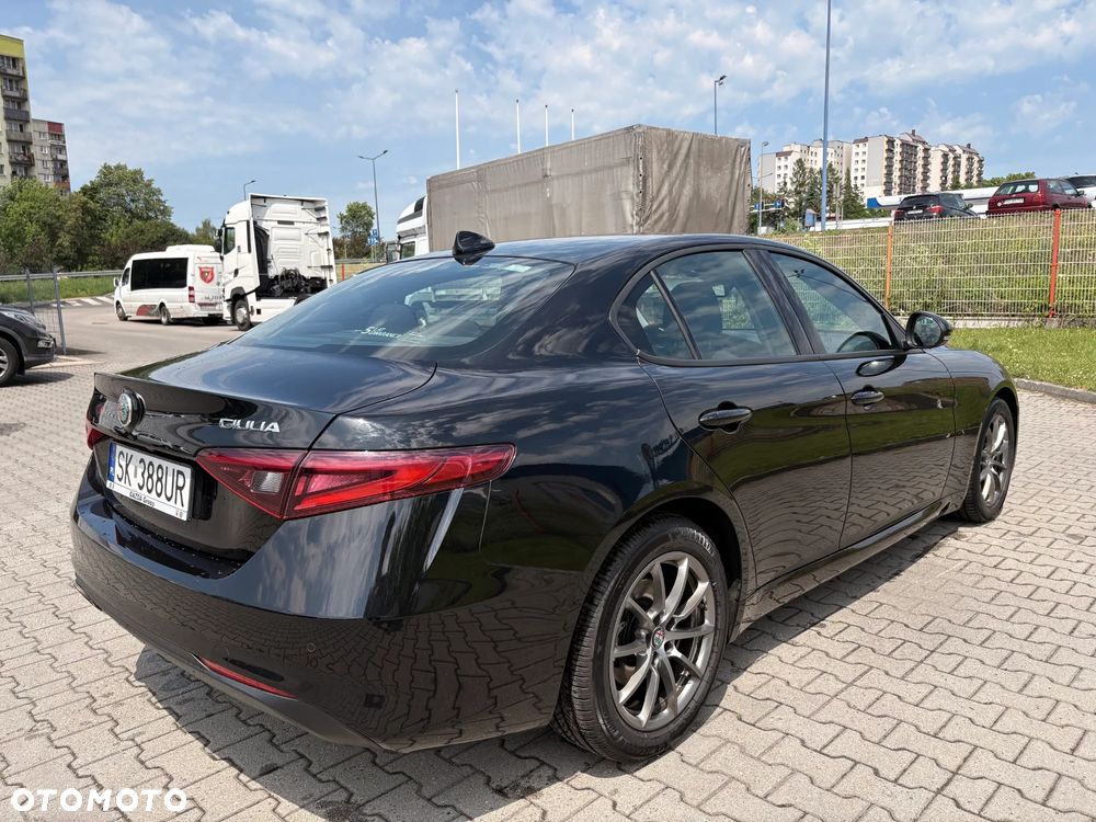 Alfa Romeo Giulia 2.0 Turbo Business - 3