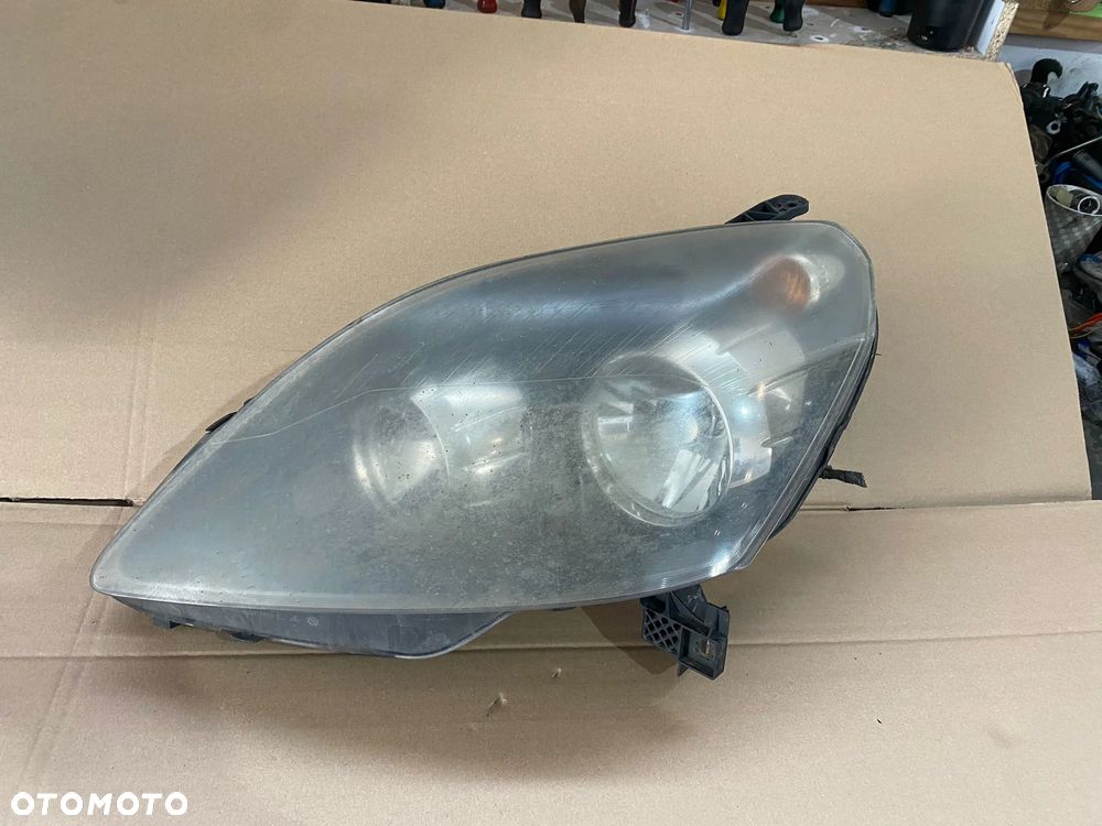 LAMPA LEWA PRZÓD PRZEDNIA OPEL ZAFIRA B EUROPA - 1