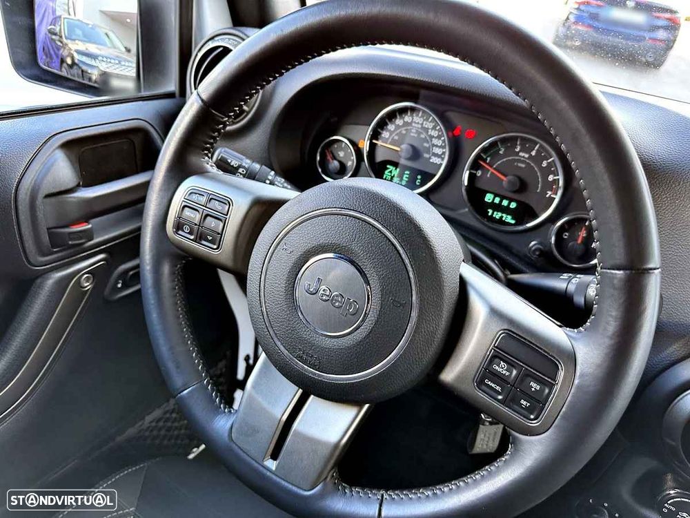 Jeep Wrangler Unlimited - 12