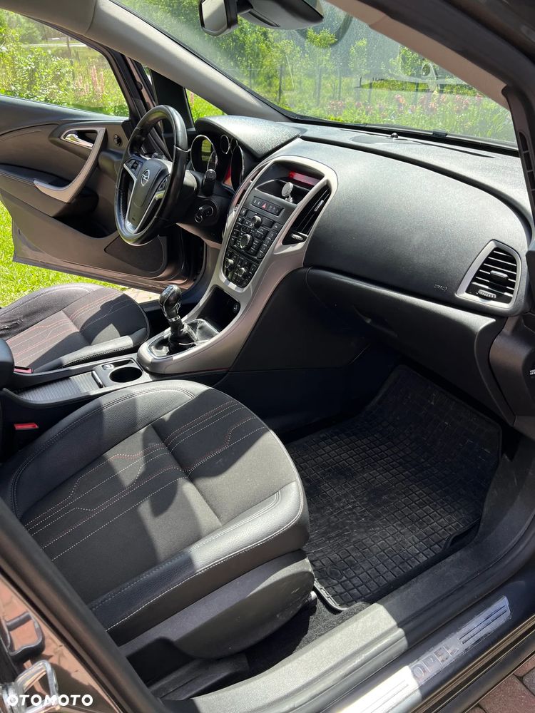 Opel Astra 1.4 T Edition 150 - 8