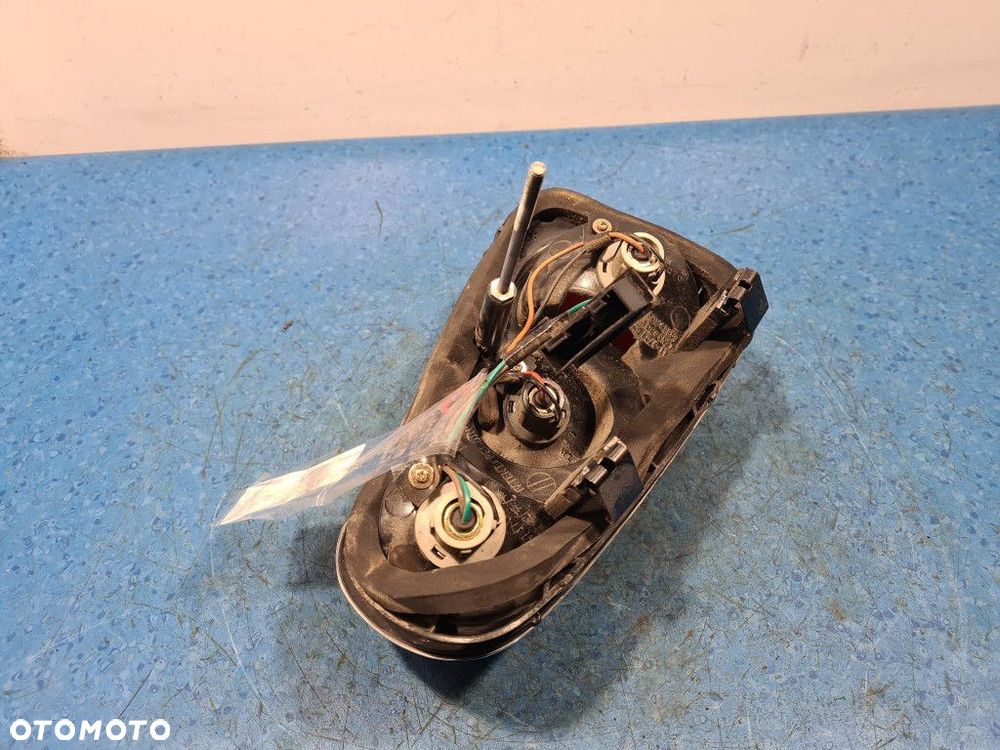 MINI ONE I R50 LAMPA TYŁ PRAWA ZEWNĘTRZNA - 10