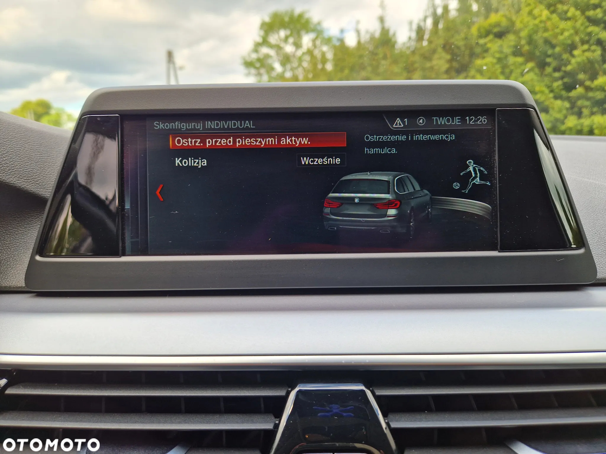 BMW Seria 5 520d xDrive Touring - 38