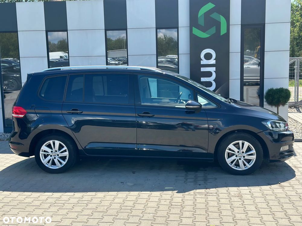 Volkswagen Touran - 4