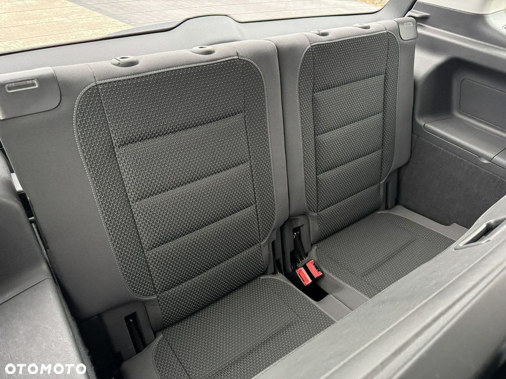 Volkswagen Touran 1.6 TDI DPF BlueMotion Technology Highline - 31