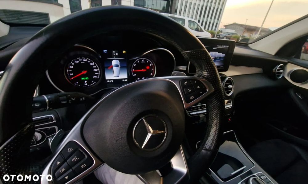 Mercedes-Benz GLC - 9
