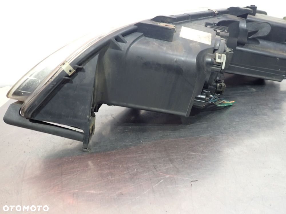 LAMPA PRAWA PRZEDNIA SOCZEWKA MAZDA 6 I - 5