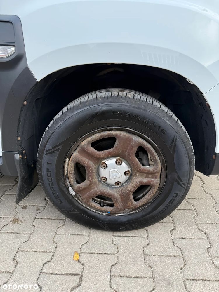 Dacia Duster 1.5 dCi Essential - 21