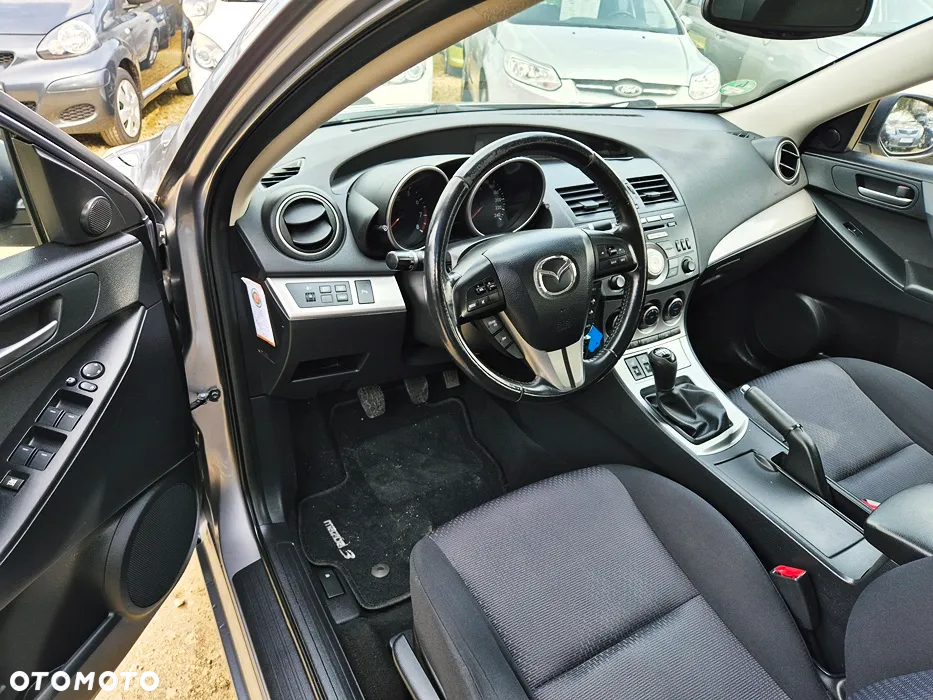 Mazda 3 2.0 Exclusive + - 33