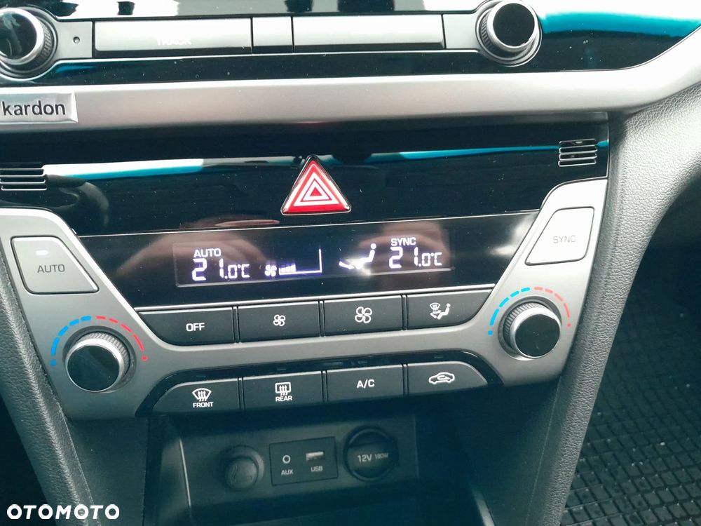 Hyundai Elantra 1.6 Comfort - 24