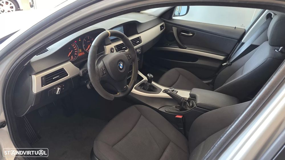 BMW 320 d EfficientDynamics Navigation - 6