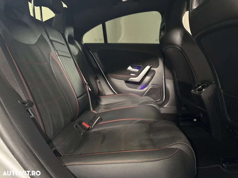 Mercedes-Benz CLA 250 e 8G-DCT AMG Line - 13