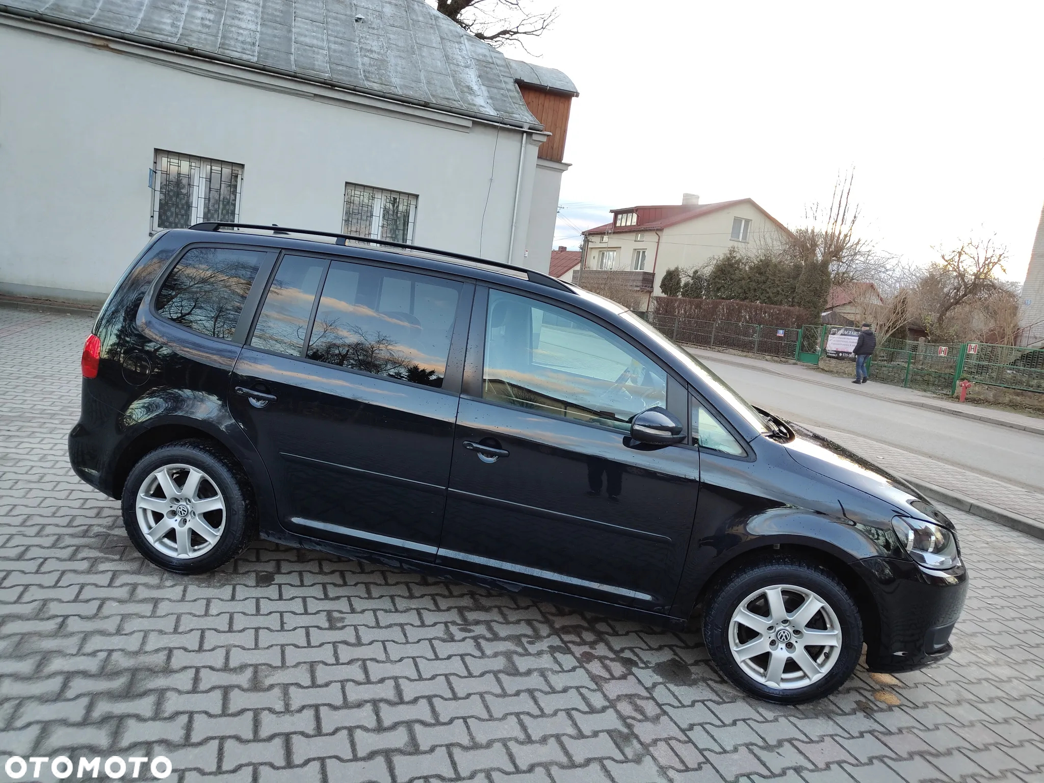 Volkswagen Touran 2.0 TDI DPF Comfortline Perfectline - 9