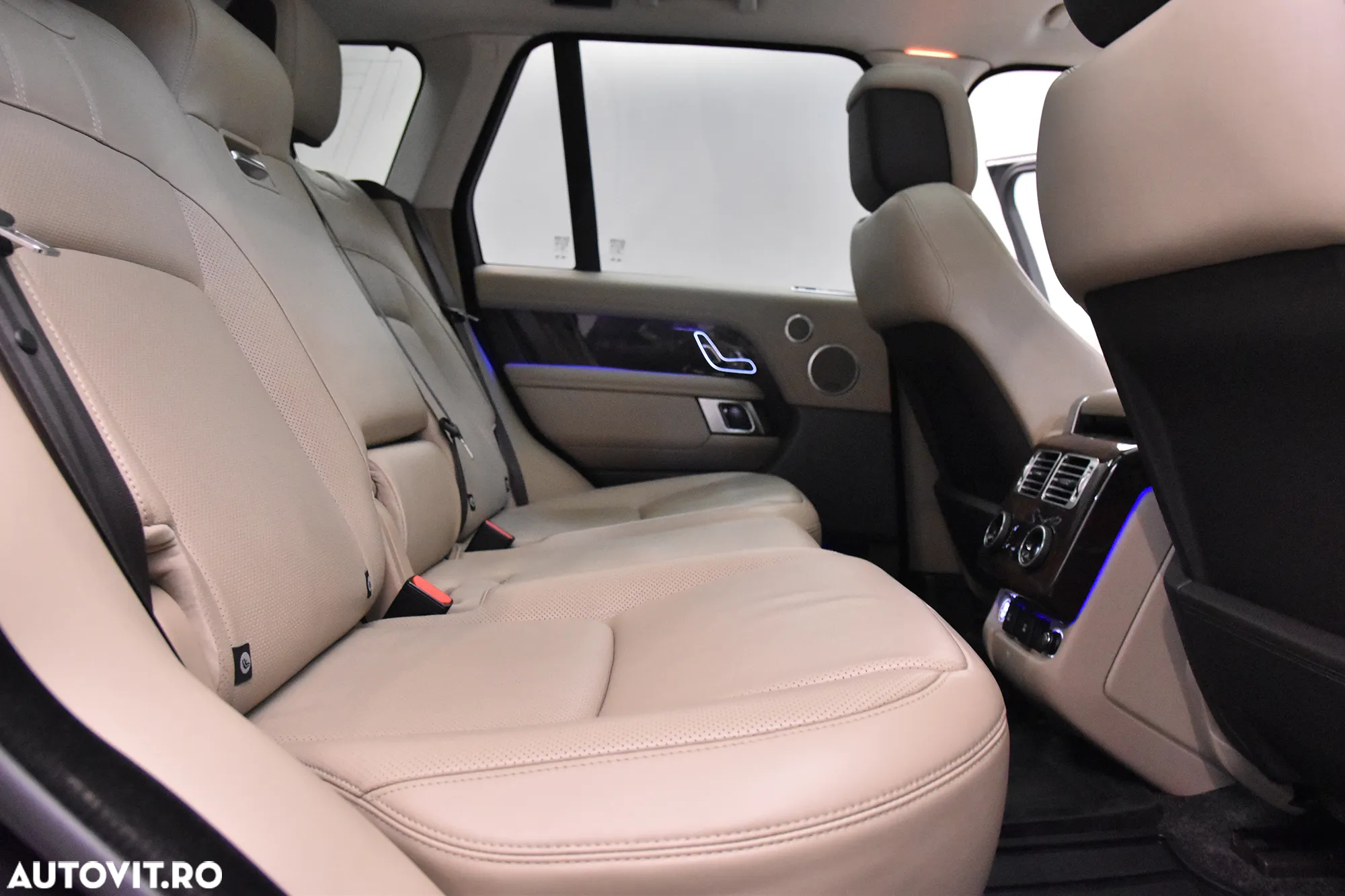 Land Rover Range Rover 3.0 l6 MHEV Vogue - 12