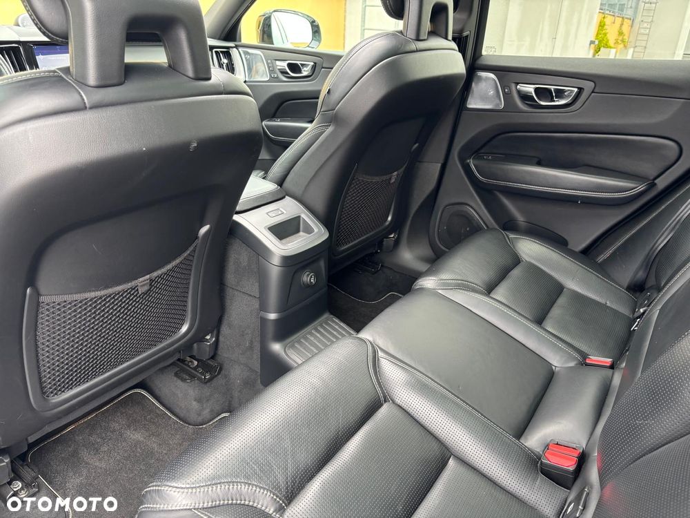 Volvo XC 60 T8 AWD Plug-In Hybrid R-Design - 15