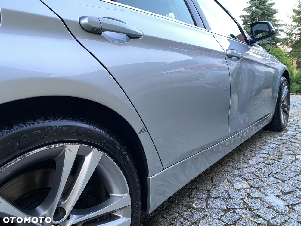 BMW Seria 3 335i Luxury Line - 3