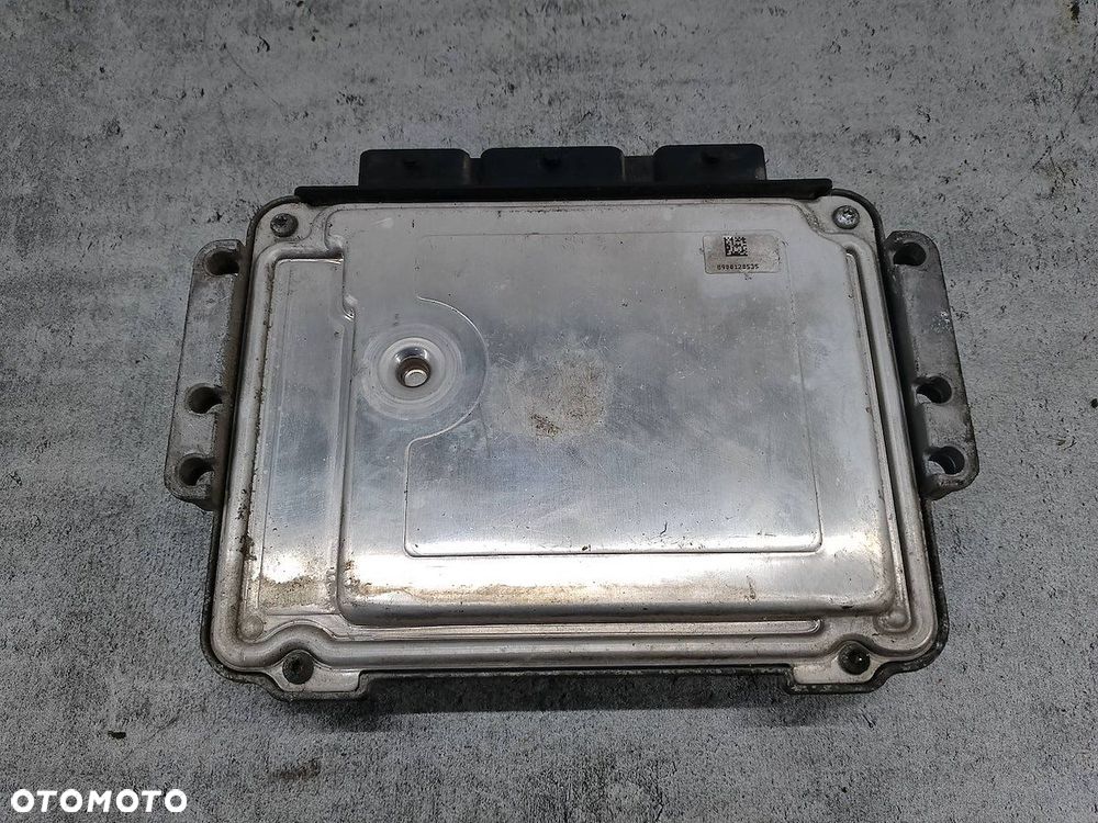 KOMPUTER, STEROWNIK OPEL VIVARO A HOM8200091517  8200402578 0281011890 2.5 - 3