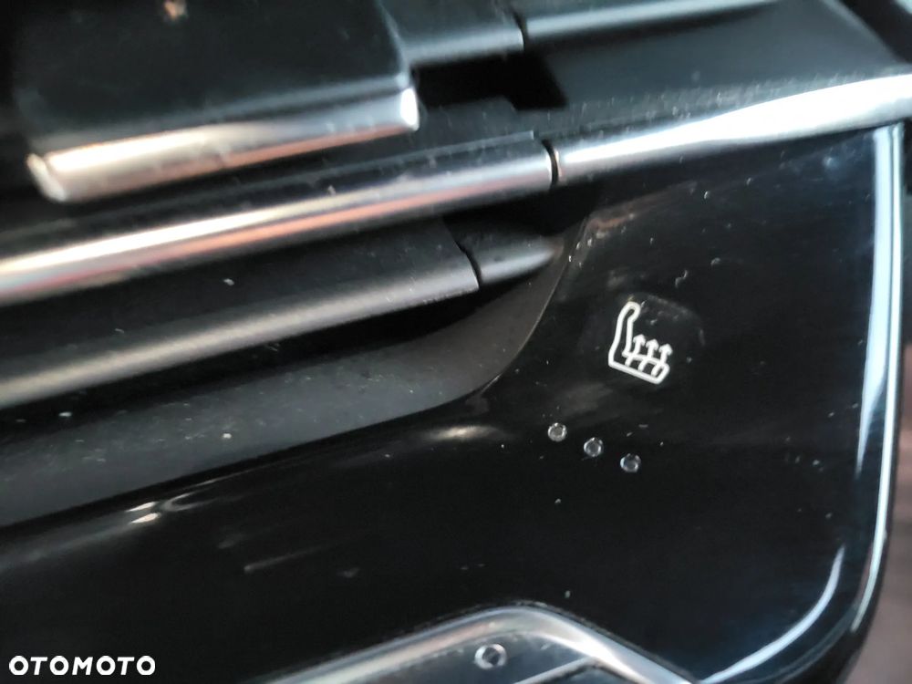 Peugeot 208 PureTech 130 EAT8 GT - 26