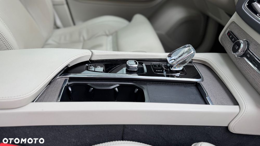 Volvo XC 90 B5 D AWD Ultimate Bright 7os - 23