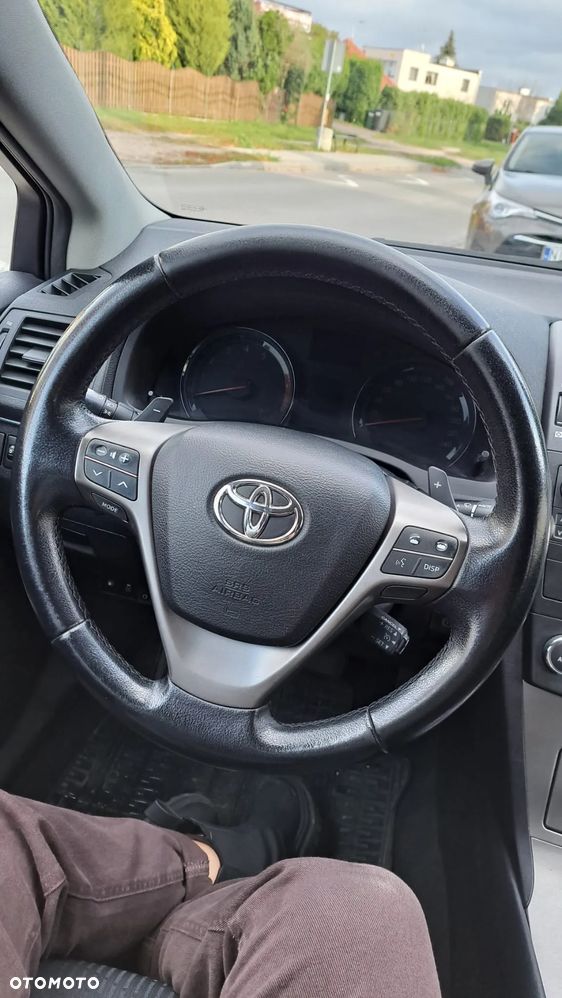 Toyota Avensis - 13