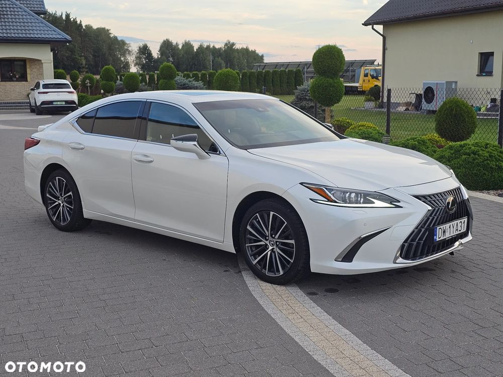 Lexus ES 300h Business Edition - 2
