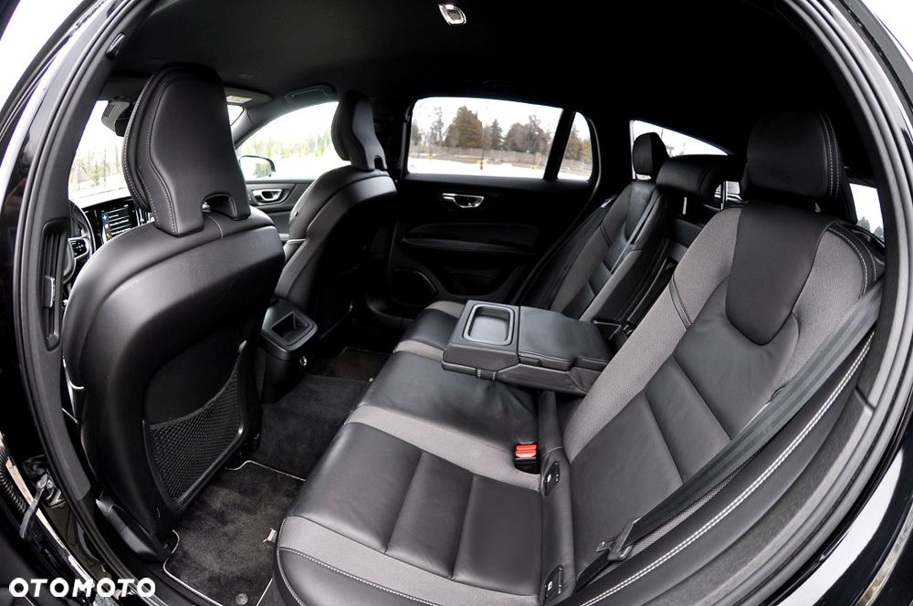 Volvo V60 T4 Geartronic R-Design - 30