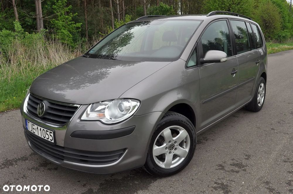 Volkswagen Touran 1.6 Conceptline - 1