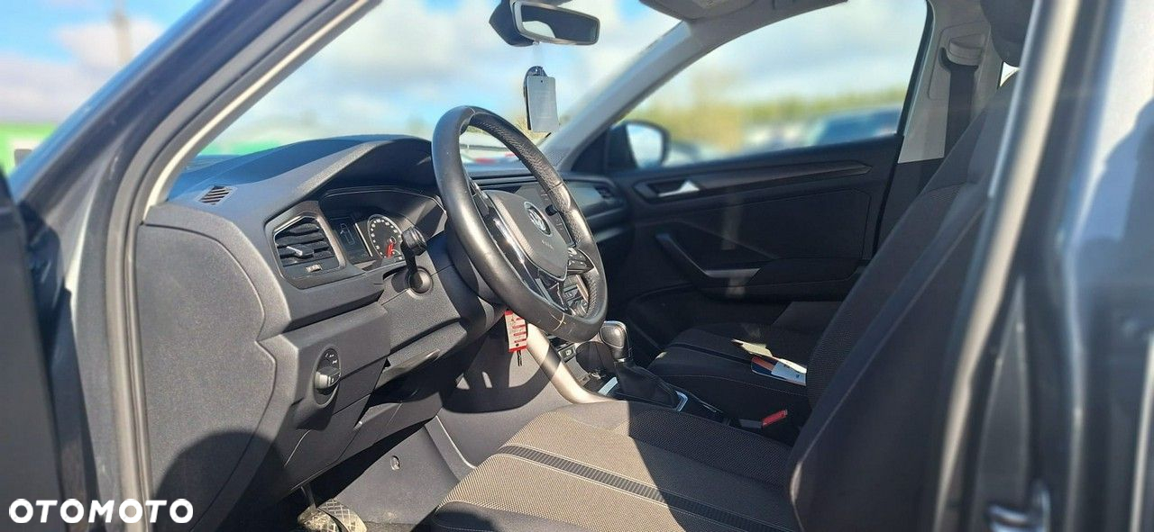 Volkswagen T-Roc - 9