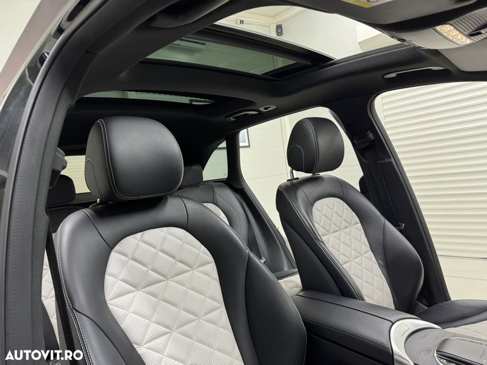 Mercedes-Benz GLC 300 e 4Matic 9G-TRONIC AMG Line - 25